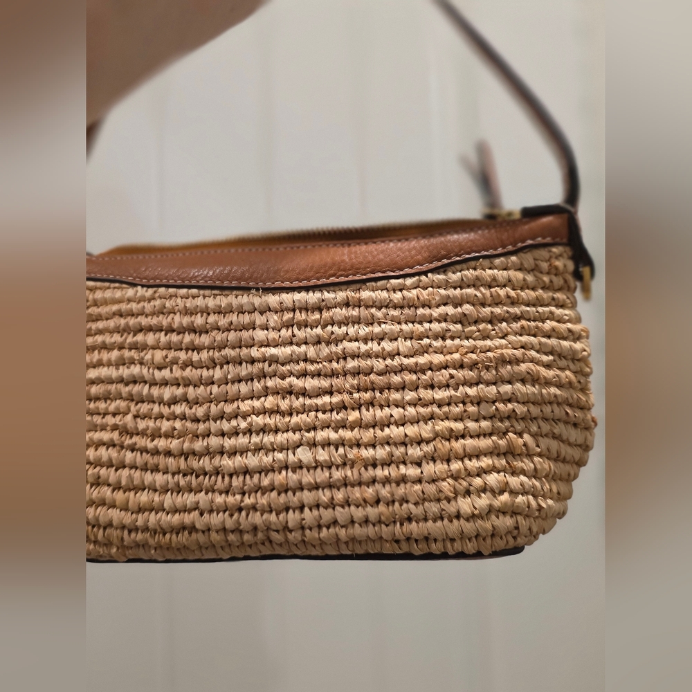 Vera Bradley Tan Woven Shoulder Bag Excellent Condition - Picture 5 of 11